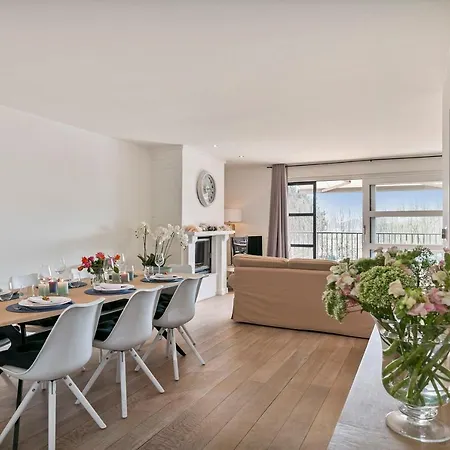 בית נופש Fully Renovated Modern Sunny Holiday-house With Garage In *