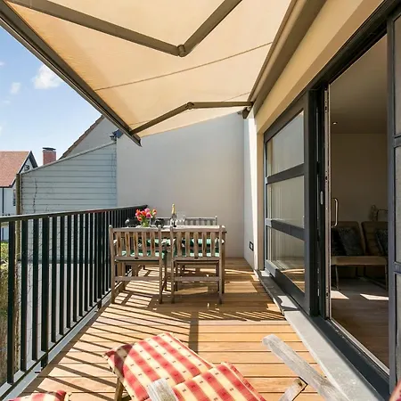 Holiday home Fully Renovated Modern Sunny Holiday-house With Garage In *